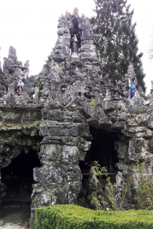  Autour de Dinant. Grottes de Crupet.