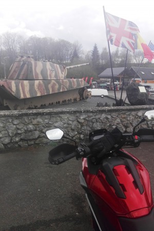  Autour de Dinant. Tank Panther de Celles.