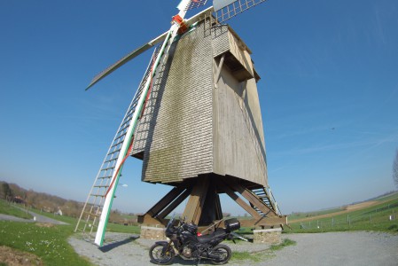  La région de Tournai. Le moulin de la Marquise à Moulbaix. Gabrielle.