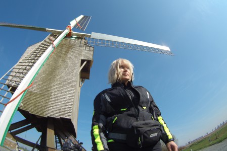  La région de Tournai. Le moulin de la Marquise à Moulbaix. Gabrielle.