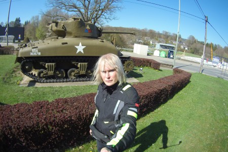  Le tank Sherman de Vielsam. Gabrielle.