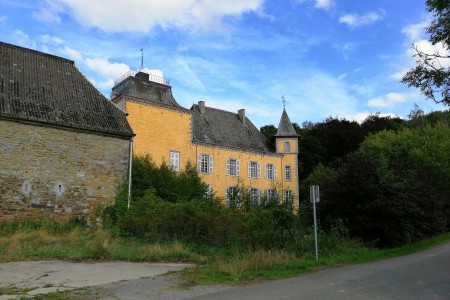  Autour de Rochefort. Château de Haversin.