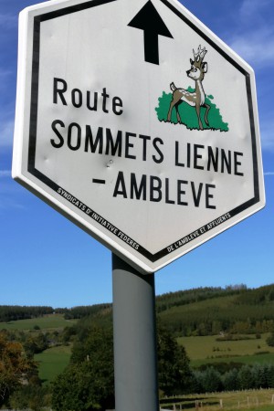  Route des cols des Fagnes. Le village de Wanne.