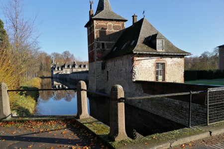  Balade des châteaux. Le château Ribaucourt à Perk.