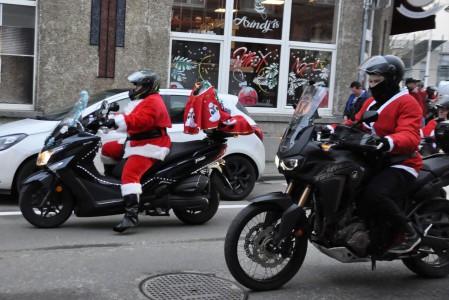  1ière balade des Pères-Noël. Gabrielle.