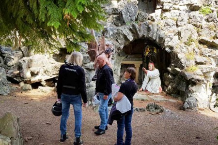  Les grottes de Crupet. Gabrielle. Vincent. Danielle.