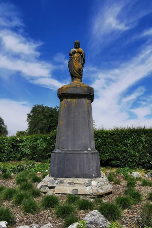  L'eglise de Courrière.