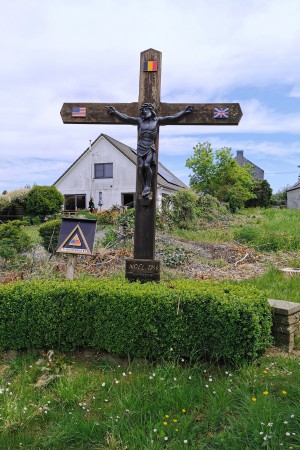  Borne Ici fut arrêté l'envahisseur Foy-Notre-Dame. N50.24787° E4.98916°