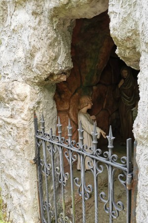  Les grottes de Conjoux.