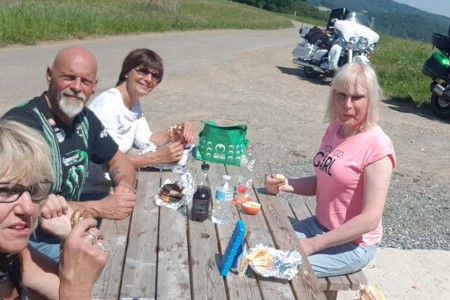  Fabienne, Vincent, Danielle, Gabrielle.