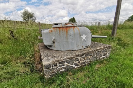  Tourelle Tank Sherman. N49.99451° E5.72975° Bastogne.