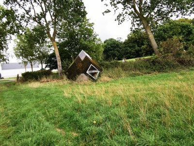  Le tipi à proximité des pagodes.