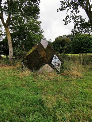  Le tipi à proximité des pagodes.