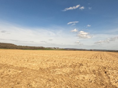  ﻿Campagne. Proximité de Salet. Village de Haut-le-Wastia au loin.