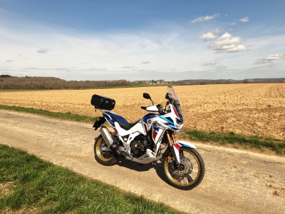  ﻿Campagne. Proximité de Salet. Village de Haut-le-Wastia au loin.