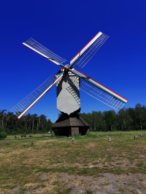  ﻿Moulin Sevensmolen à Overpelt.