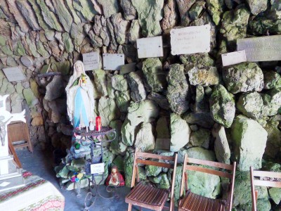  Grotte de Lourdes à Chastrès.