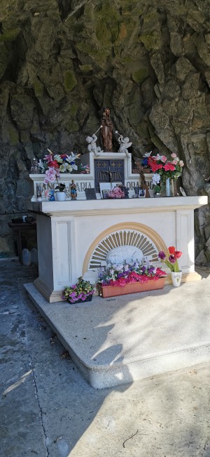  Grotte de Lourdes de Piétrebais.