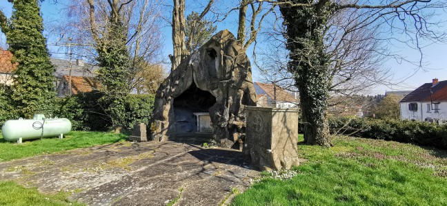  La grotte de Lourdes à Glabais.