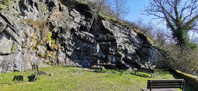  La grotte de Lourdes à Ways.
