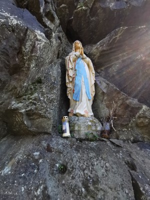  La grotte de Lourdes à Ways.