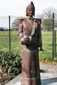  Statue d'un marcheur de Napoléon. Village de Fromiée.