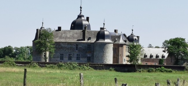  ﻿Château de Lavaux-Sainte-Anne.