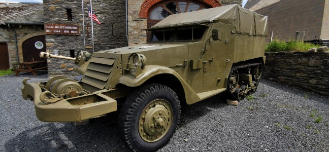  ﻿American Half-track. Bulge relics museum à Joubiéval.