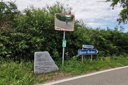  ﻿Reharmont. Stèle Ici fut arrêté l'envahisseur.