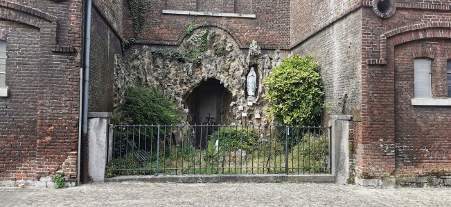  Grotte de Lourdes de Hermalle-sous-Huy.