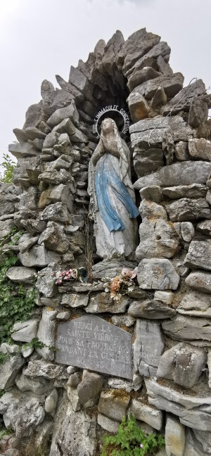  ﻿Grotte de Lourdes de Hoursinne.