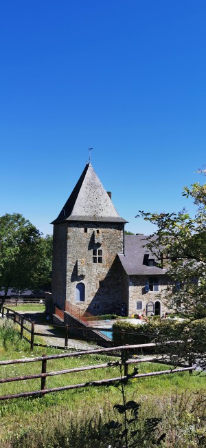  Sevry, hameau du village belge de Javingue, situé à quelques kilomètres au sud de la ville de Beauraing.