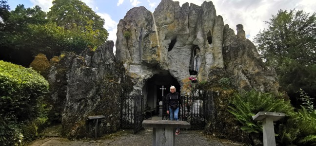  ﻿Grotte de Lourdes de Conjoux. 