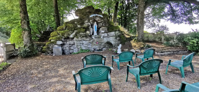  ﻿Grotte de Lourdes de Fays-les-Veneurs.