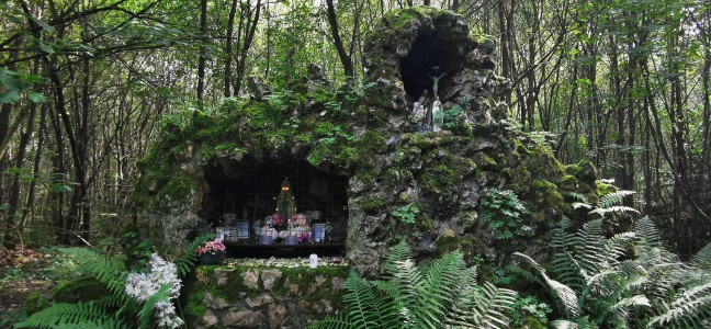  ﻿Grotte de Lourdes de Masnuy-Saint-Jean.