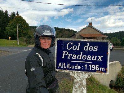  ﻿Pradeaux (Col des). 1195M. Département du Puy-de-Dôme.