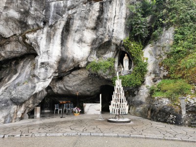  Le sanctuaire à Lourdes.
