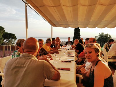  Dîner de fin de voyage. Roses. Espagne.