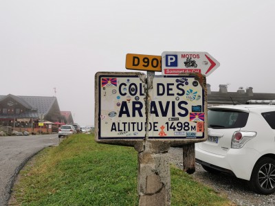  ﻿Col des Aravis 1486M. Sépare le département de la Haute-Savoie de celui de la Savoie. 