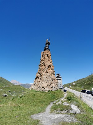  ﻿Statue de Saint-Bernard D'aoste. Protecteur des voyageurs en montagne. Col du Petit Saint-Bernard 2188M.