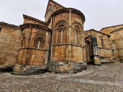  ﻿Cloître romain de Santillana del Mar.