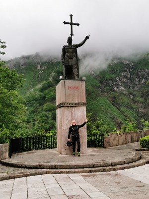  ﻿Statue de Don Pelayo.