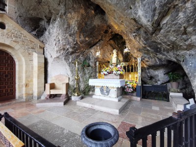  ﻿Grotte de Covadonga.