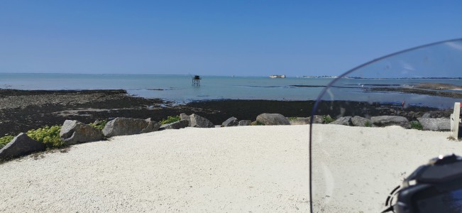  ﻿Point de vue depuis Fouras. De gauche à droite : Fort Boyard, Fort Enet, île d'Aix.