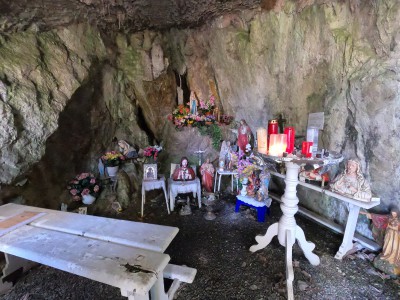  ﻿Grotte de Lourde à Revogne. 