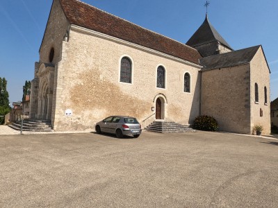  ﻿Eglise Saint-Lubin à Landes-le-Gaulois. Département de Loir-et-Cher.